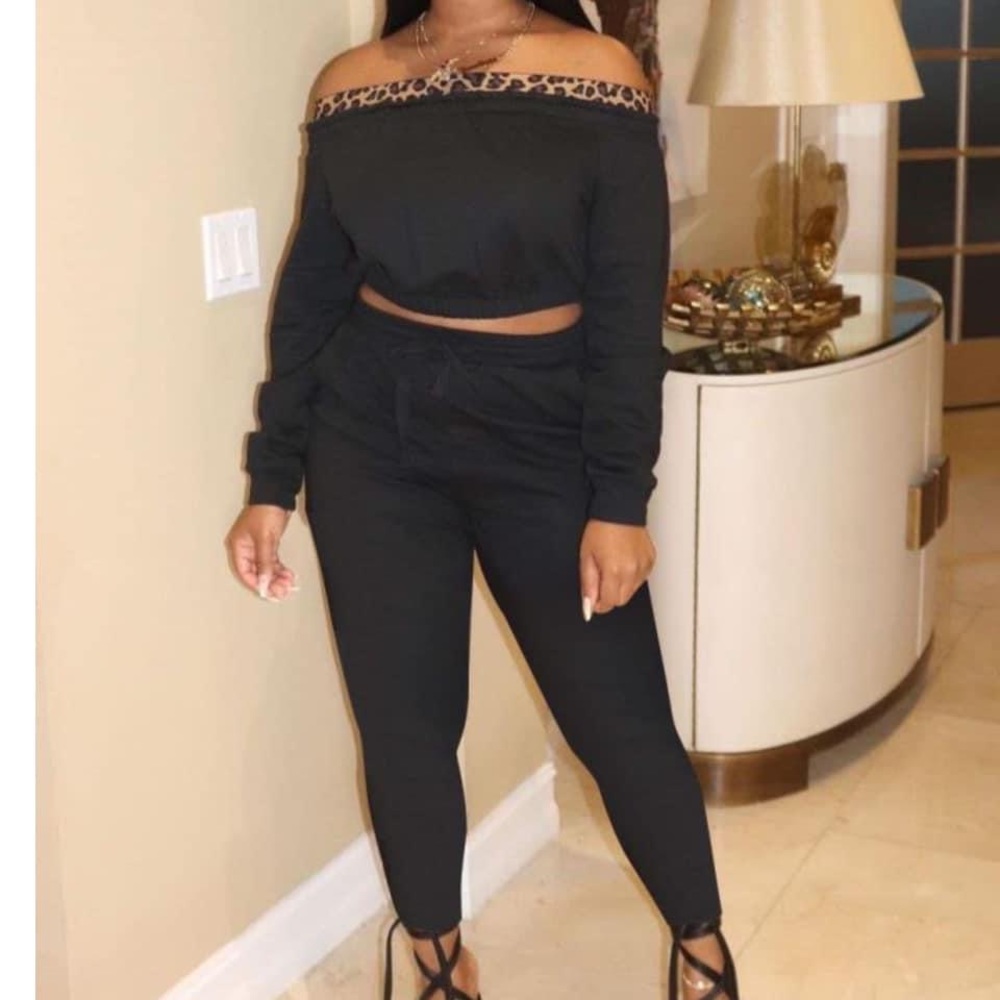 Two piece black leopard print set